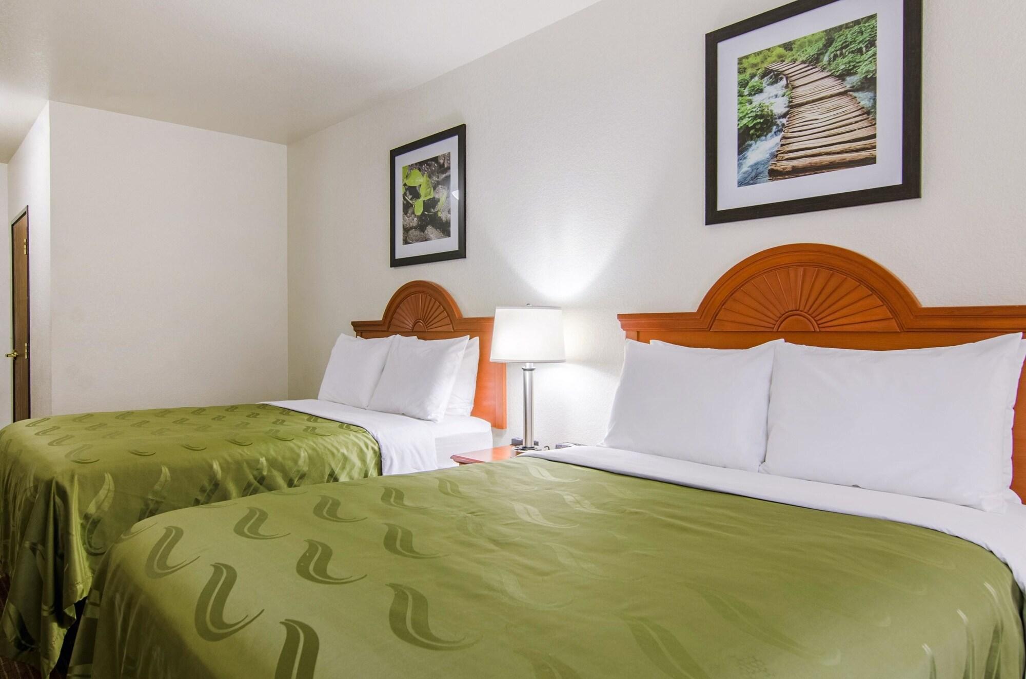 Quality Inn Junction City Near Fort Riley מראה חיצוני תמונה