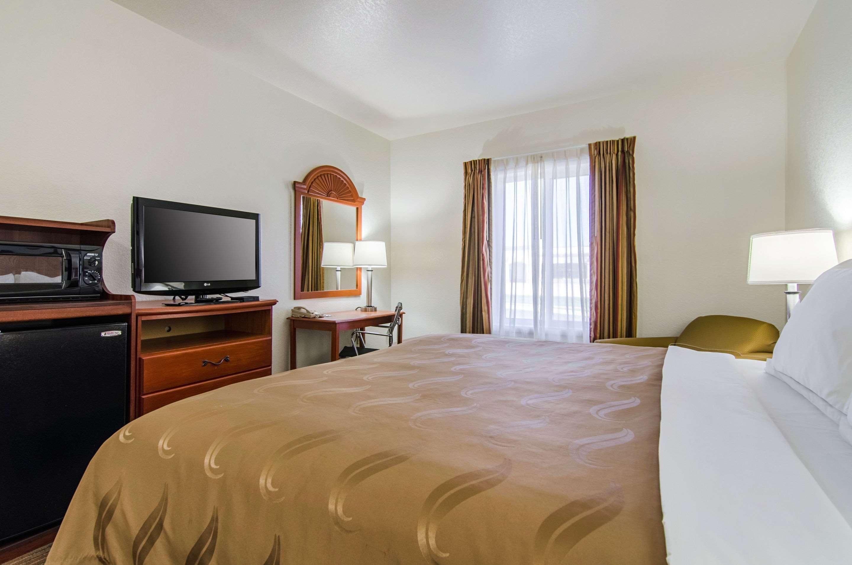 Quality Inn Junction City Near Fort Riley מראה חיצוני תמונה