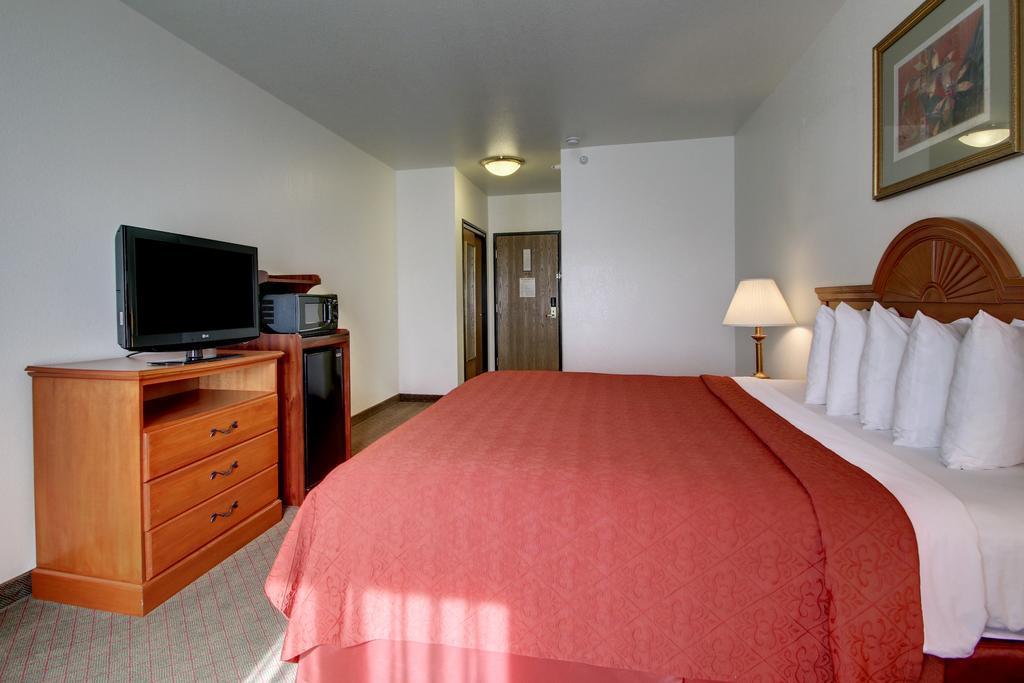 Quality Inn Junction City Near Fort Riley מראה חיצוני תמונה